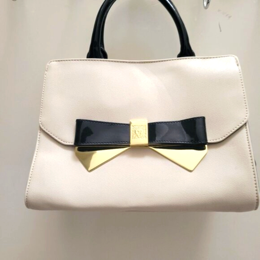 ANNE KLEIN‎ Luxury Handbag white with black and gold accents